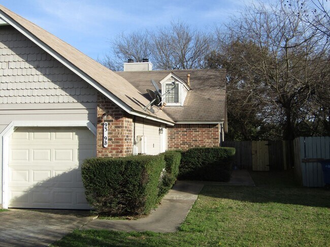 Photo - 9309 Kempler Dr Unidad B