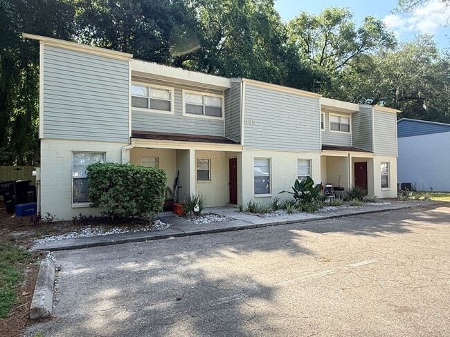 Building Photo - 3925 SW 26th Terrace Unit B