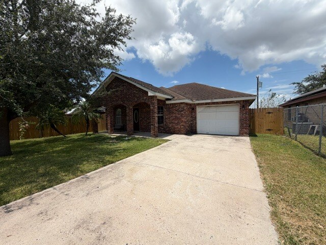 Photo - 307 W Reid Dr