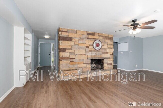 Photo - 1938 Woodlawn Ave SE