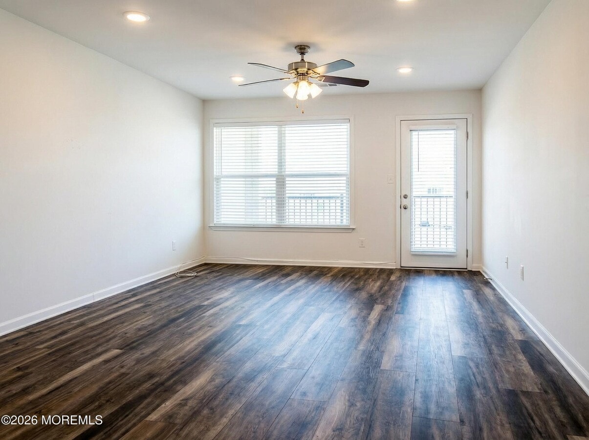 Photo - 345 Sequoia Ct