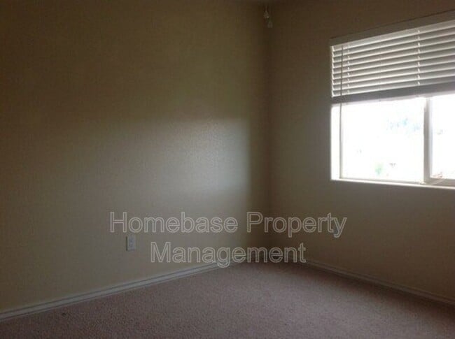 Photo - 1922 Hollyhock Cir