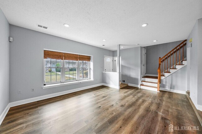 Photo - 34 Sassafras Ct