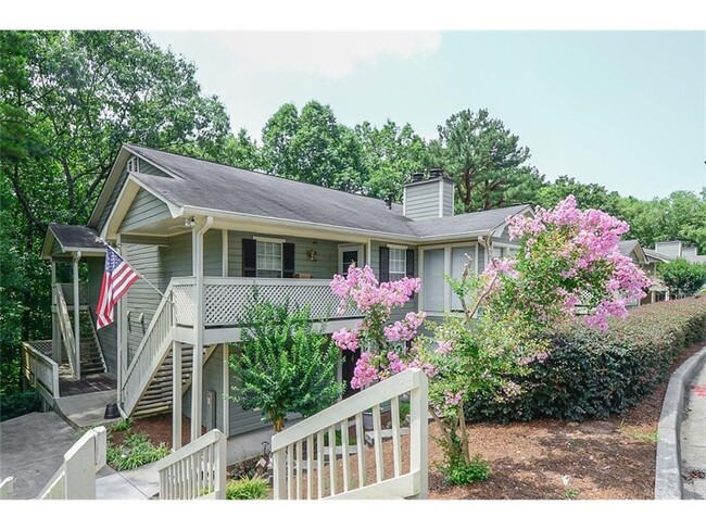 Renovated 2/1 Condo in Sandy Springs w/ Po... - Renovated 2/1 Condo in Sandy Springs w/ Po...