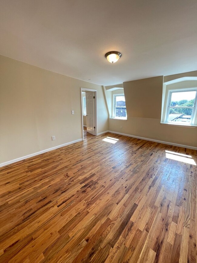 202 Broadway Unit 3