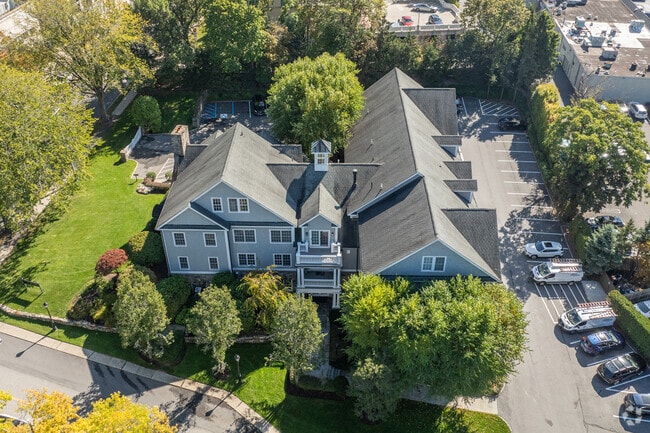 2 Dearfield Dr