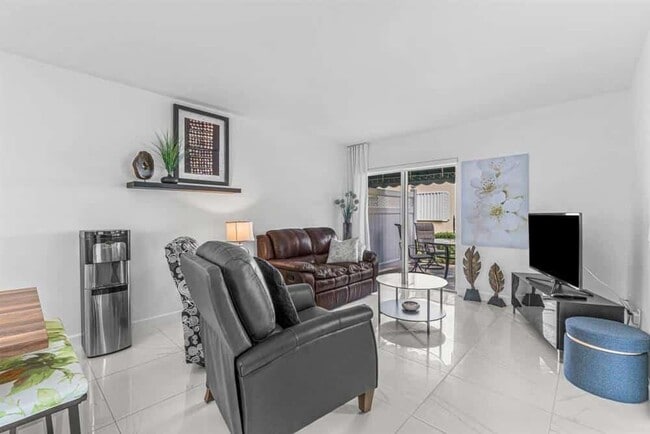 Photo - 154 Waterside Dr Unit 154