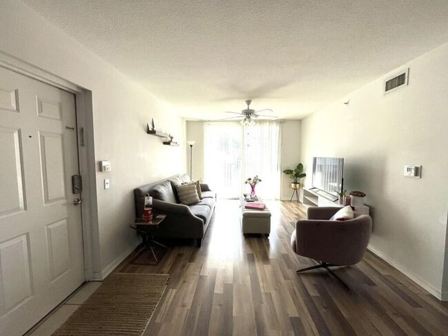 Photo - 713 Villa Cir Unit 713