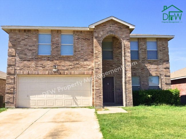 Building Photo - Spacious 4-Bedroom Home with Fireplace & Large Backyard in SW Fort Worth