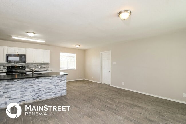 Photo - 223 Brook Cir