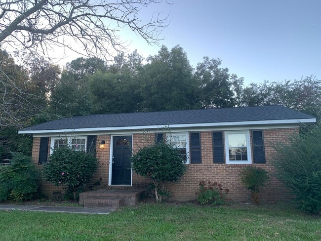 Photo - Pretty Renovated Rent Ready Ranch Near I-4...