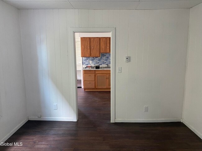 Photo - 629 Lang St