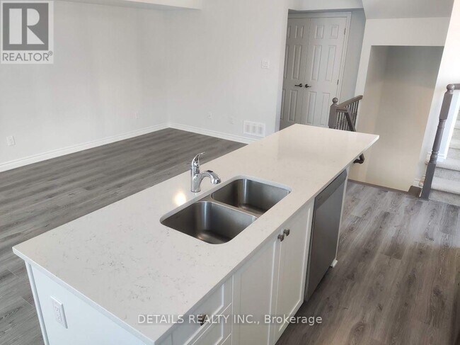 Photo - 800 Kiniw Private
