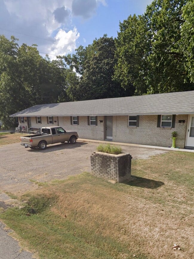 Building Photo - VICKSBURG 4 PLEX Unit #3 Rental