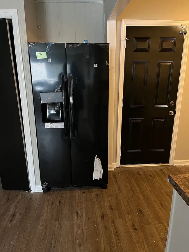 Photo - Room in House on Moray St SW