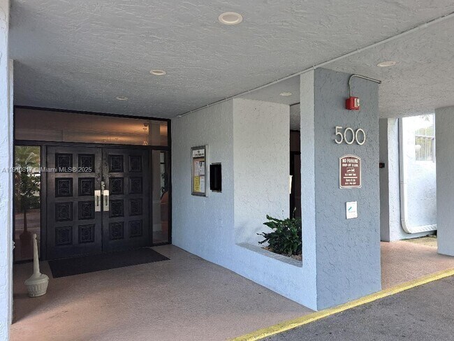 Photo - 500 Executive Center Dr Unit 3N