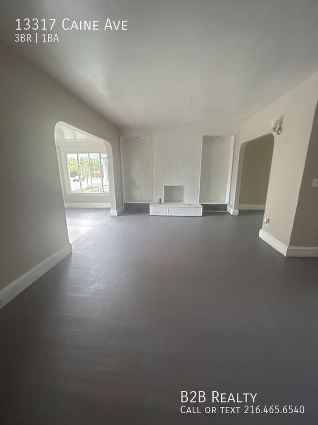 3Bedroom SingleFamily Home with Modern F... House Rental in