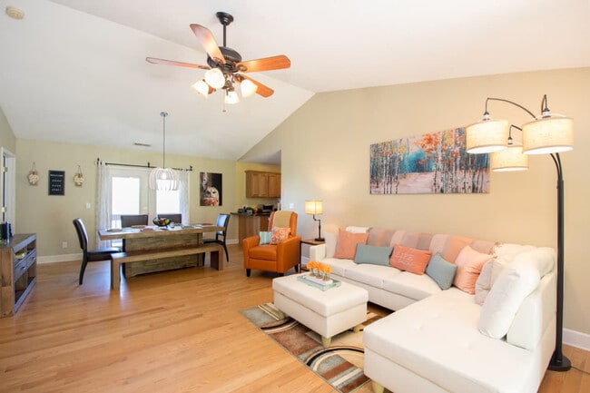 Photo - 44 Charles Marlowe Dr Unit SI ID1597163P