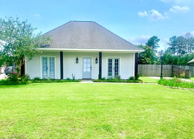 Building Photo - 3BD/2BA House for Lease in Rolling Meadow - Denham Springs