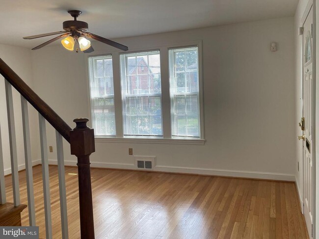 Photo - 2011 27th St S