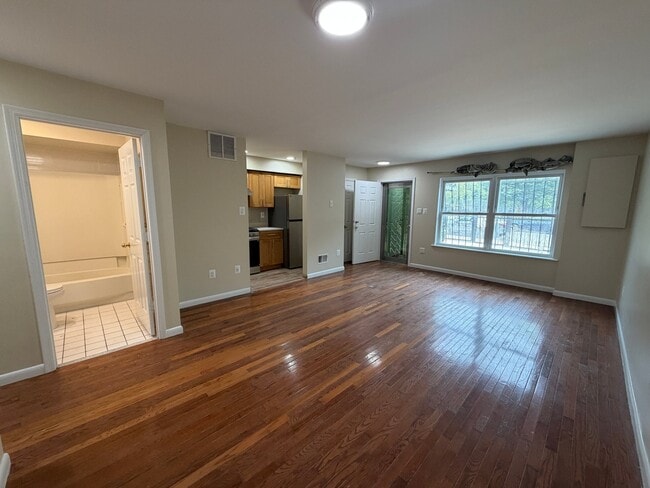 Photo - 674 St Mary's St Unit 1