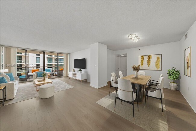 Photo - 5757 Collins Ave Unidad 707