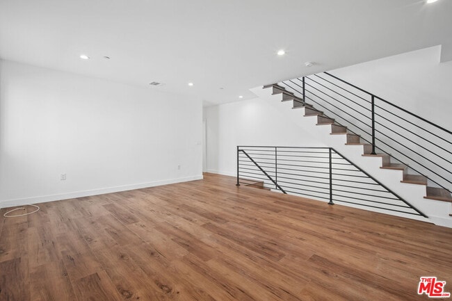 6336 Beck Ave Unit 2