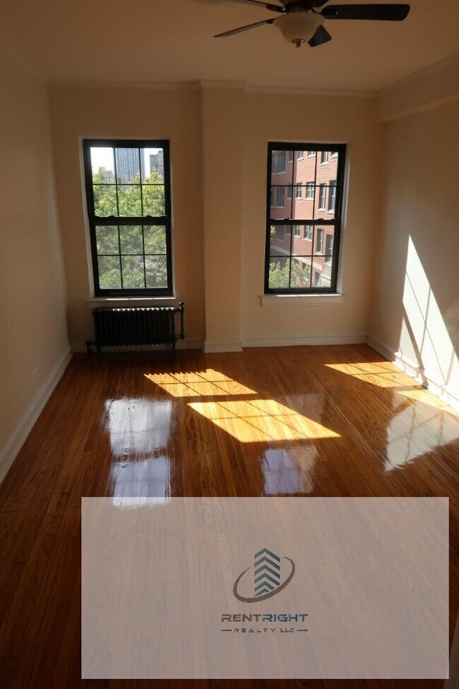 Photo - 426 W Briar Pl Unit B1