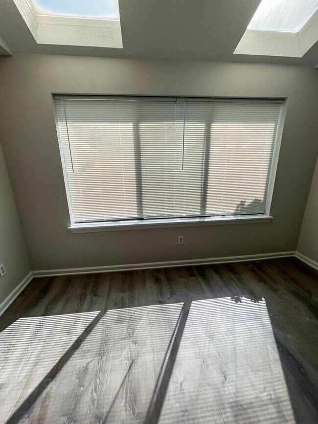 Photo - 1 Bed Condo w/ Laundry and Parking Unit 471 Whalley Ave  - A