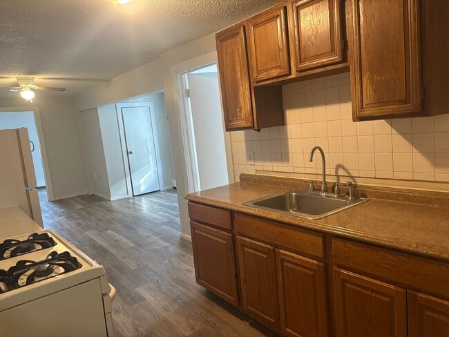 Photo - 108 S Common St Unit 2L