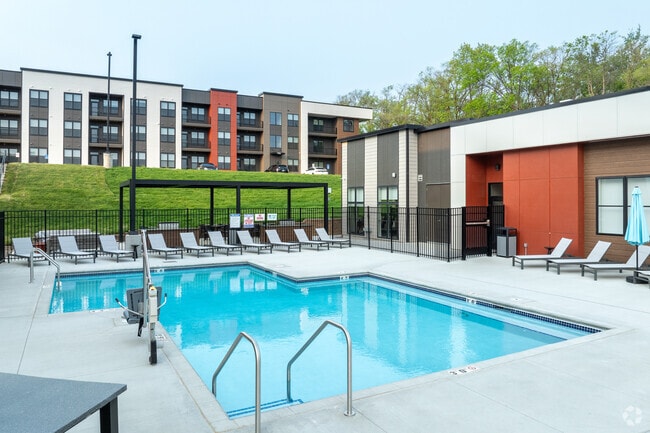 Piscina - The Rosewater