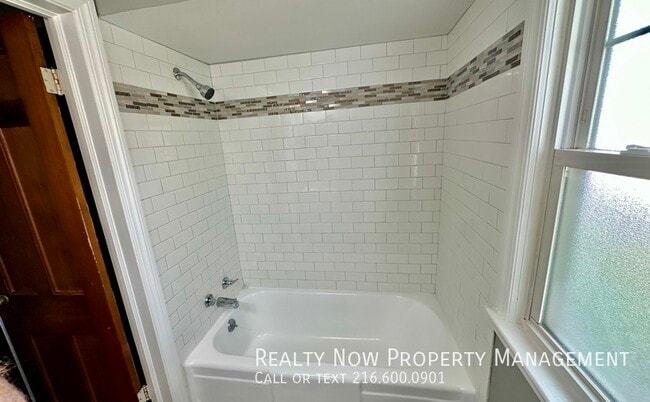 Photo - 1247 Argonne Rd