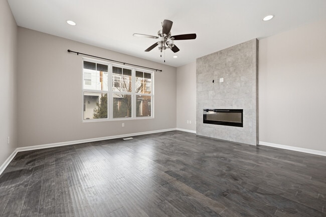 Photo - 901 Times Square Dr