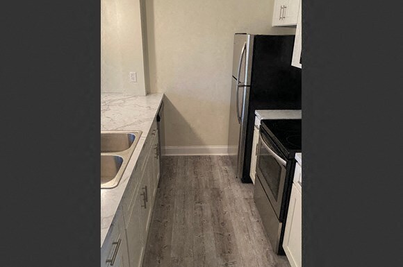 Photo - 633 Englewood Ave