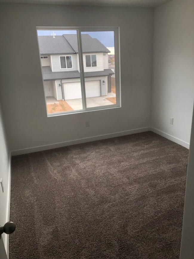 Photo - Comfortable and Spacious 4-Bedroom Townhome in Cedar City!