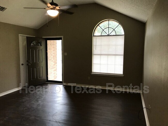 Photo - 275 Paintbrush