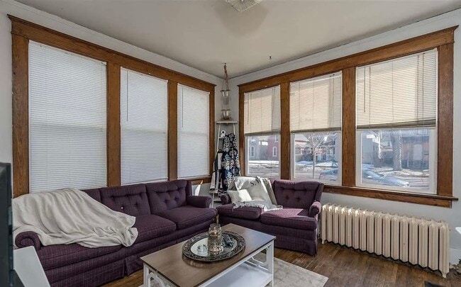 Living room - 220 State St