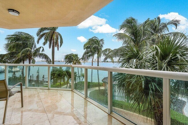 2650 Lake Shore Dr Unidad 206