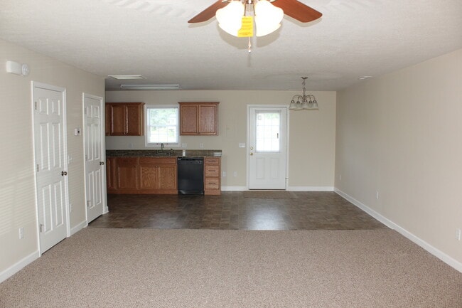 Photo - 816 Carson Cir