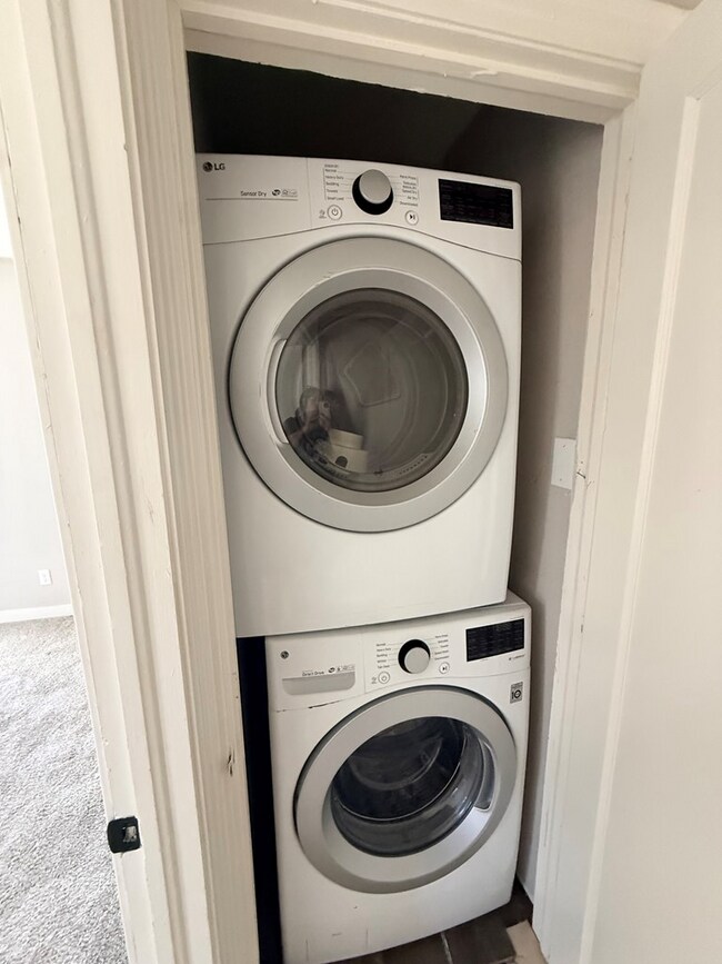 Photo - 1421 Lauderdale Ave