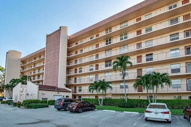 Building Photo - 14671 Bonaire Blvd Unit 709 Rental