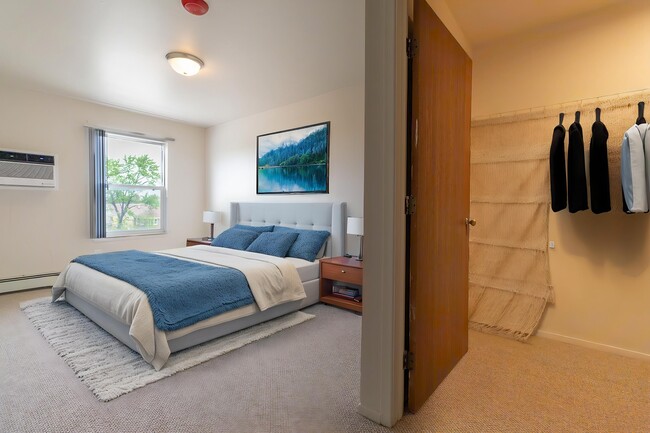 Photo - Lakewood Manor