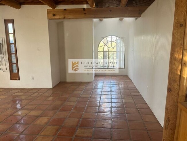 Photo - 2747 S Kinney Rd