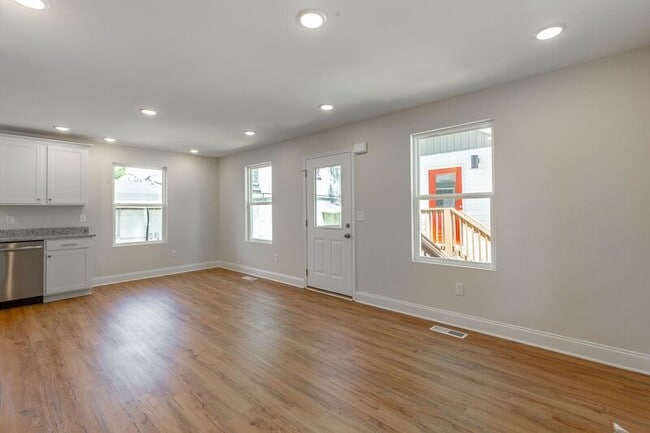 Photo - 2005 S Lyerly St Unit A