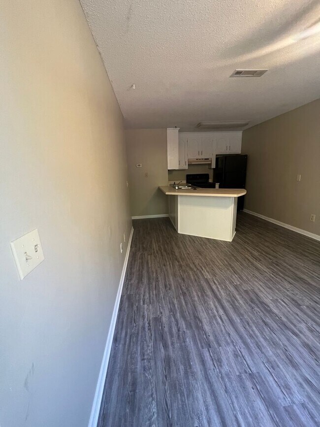 Photo - 146 Gunter Lane Unit A