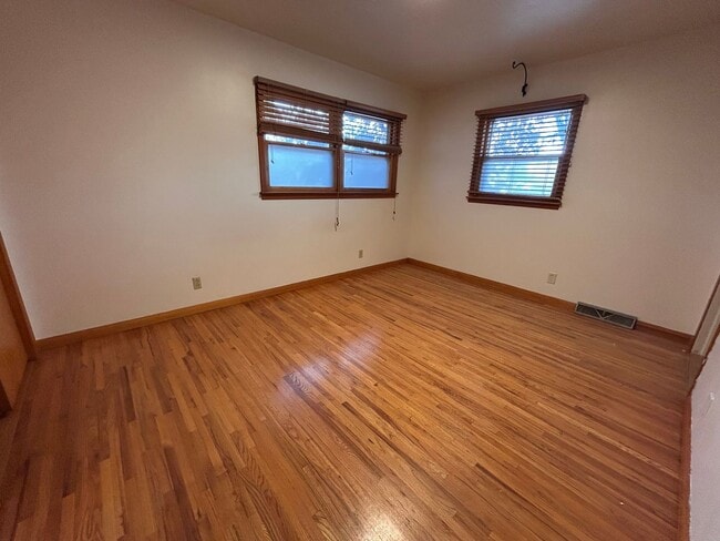 Photo - 4 Bed 2 Bath Home In Andover!