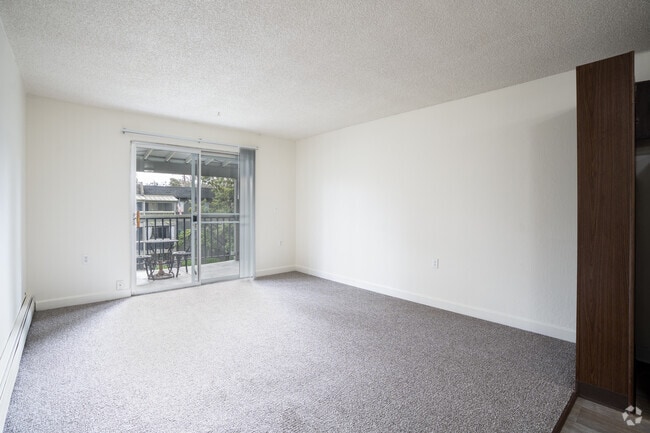 1BR, 1BA - 577SF - Living Room - Victoria Gardens