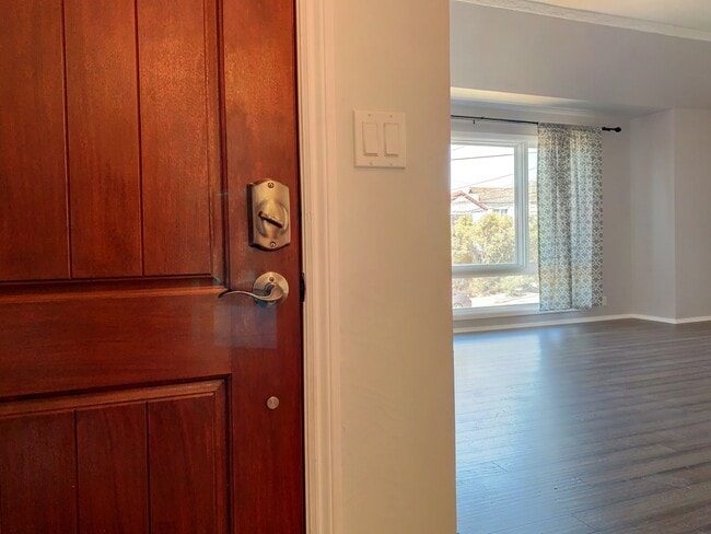 Photo - Beautiful and Spacious 2 Bed, 1.5 Bath + Office Sunset Single Family Home