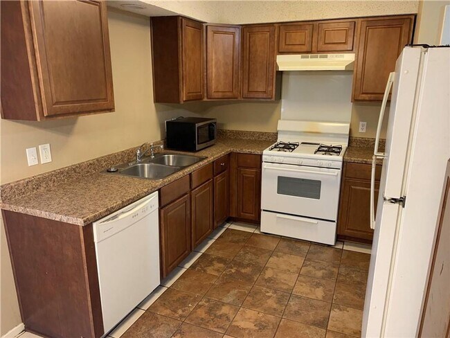 Photo - 7208 Creekside Dr