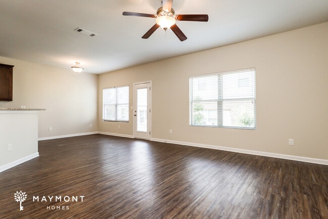 Photo - 377 Rankin Cir